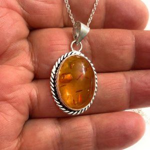 AMAZING BALTIC AMBER NECKLACE PENDANT